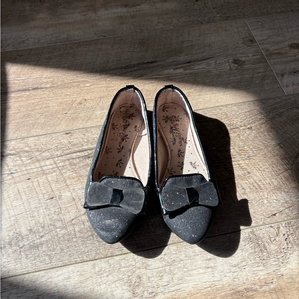 Elegant Black Girls Flats